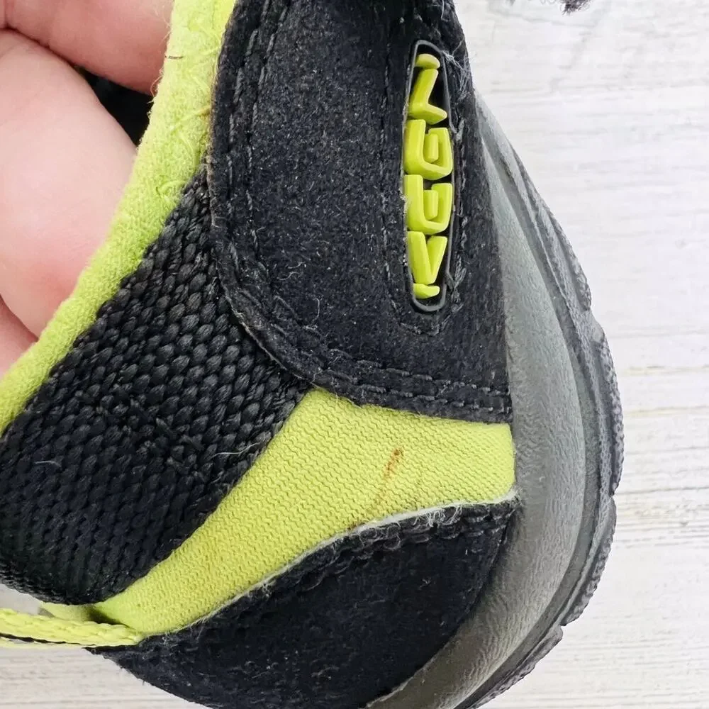 KEEN Newport H2 Sandals Kids Size 4 Black Green Waterproof Hiking Sport Outdoor